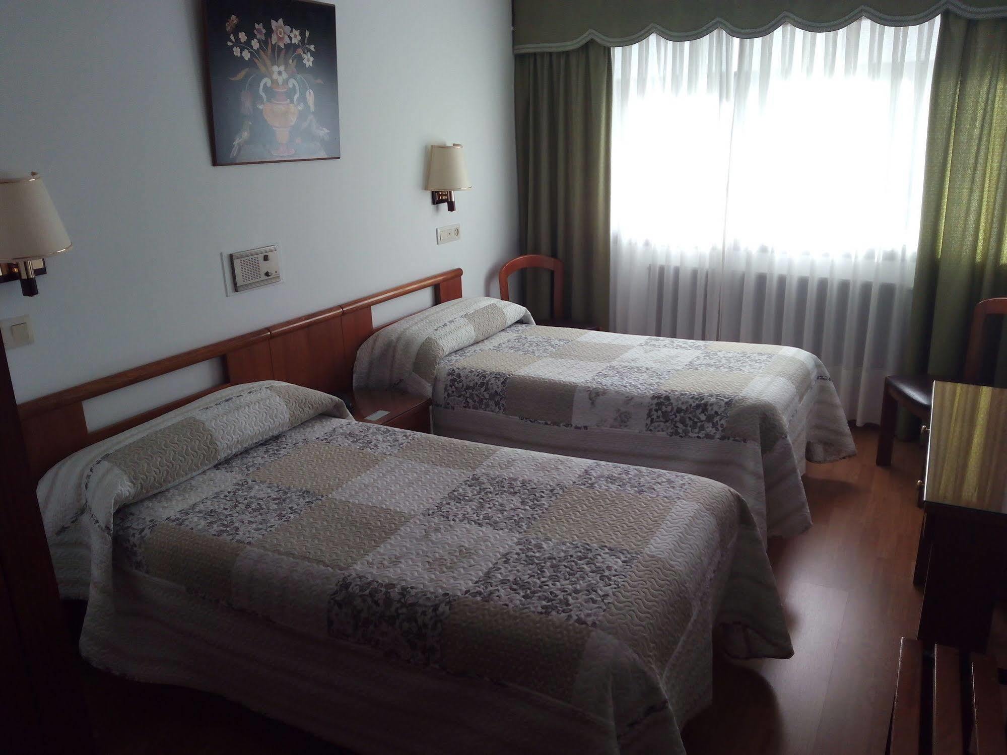 Hostal Palas A Coruna Exterior photo